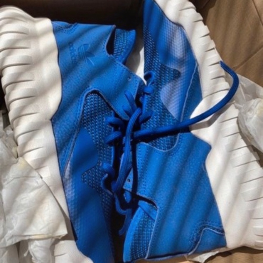 Adidas tubulars blue